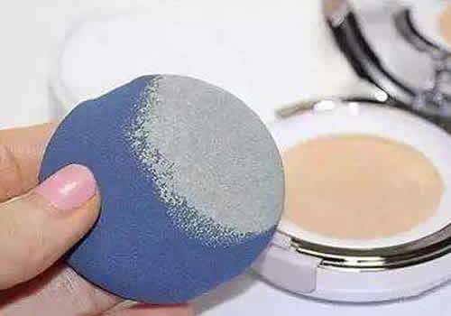 只涂气垫要卸妆吗 涂气垫不卸妆的危害,看了让