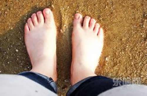 脚臭是什么原因引起的,脚臭的原因有哪些,脚臭
