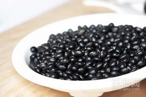 怀孕的时候吃什么孩子睫毛长