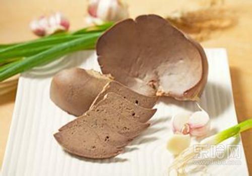 女性头晕目眩吃什么食物好,女人头晕目眩吃什