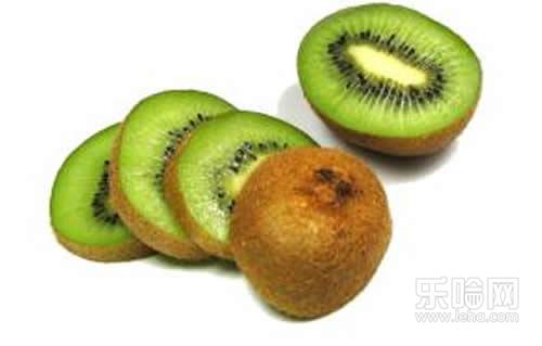 怀孕的时候吃什么孩子皮肤白,孕期吃什么宝宝