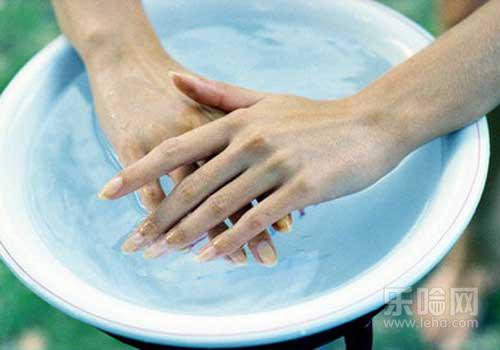 摸山药为什么会痒,为什么摸山药手痒-乐哈健康