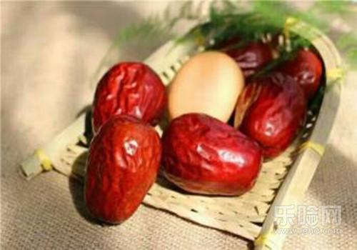 女性头晕目眩吃什么食物好,女人头晕目眩吃什