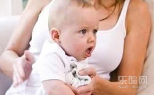 宝宝鼻子呛奶怎么办,宝宝鼻子呛奶怎么处理,宝