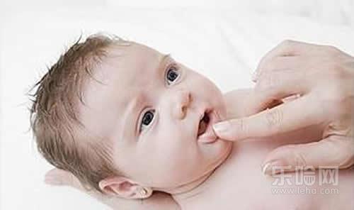 宝宝嘴巴干怎么办,宝宝嘴巴很干怎么办,婴儿嘴