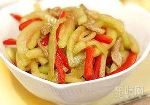 更年期潮热出汗吃什么,更年期潮热吃什么好-乐