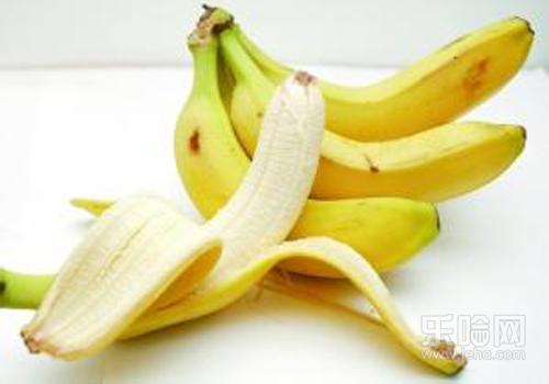 香蕉皮煮水的功效,香蕉皮煮水有什么功效,煮香