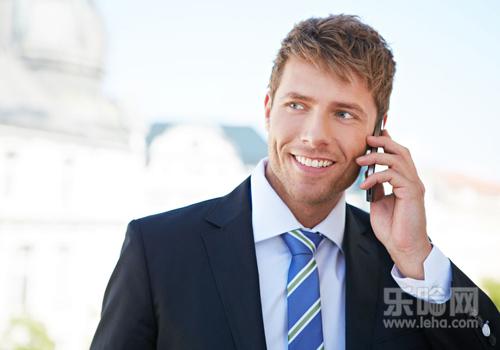 长期用手机打电话危害,打手机对身体有害吗-乐