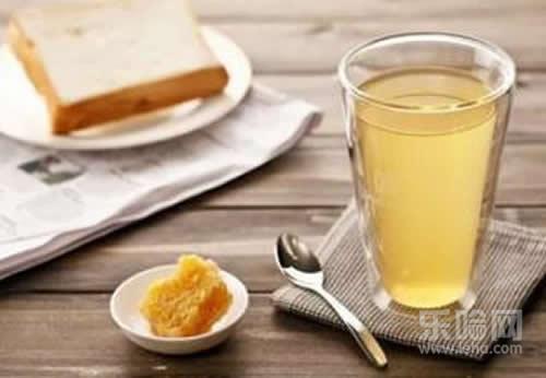 便秘可以喝蜂蜜水吗,小孩便秘能喝蜂蜜水吗-乐