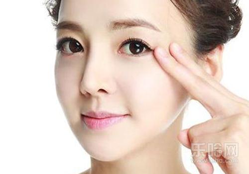 吃维生素C可以祛斑吗,吃维生素C能祛斑吗-乐