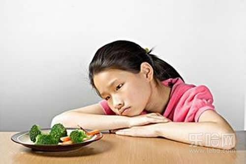 小孩皮肤黑是什么原因,父母皮肤都白小孩为什