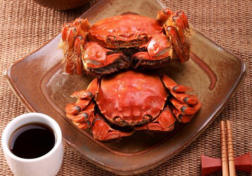 宝宝吃螃蟹过敏脸红怎么办,宝宝吃螃蟹为什么