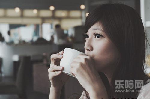 熬夜眼睛肿了怎么办才能消肿,经常熬夜眼睛肿