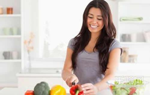 怀孕初期不想吃东西怎么办,怀孕初期不想吃饭