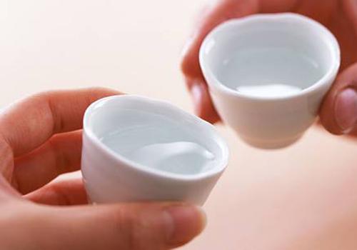 喝了二两酒多久可以开车,喝了二两酒算酒驾吗