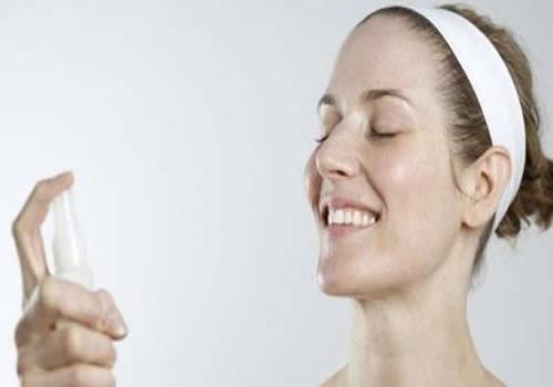 天天用喷雾喷脸好吗 关键看你用的是什么喷雾
