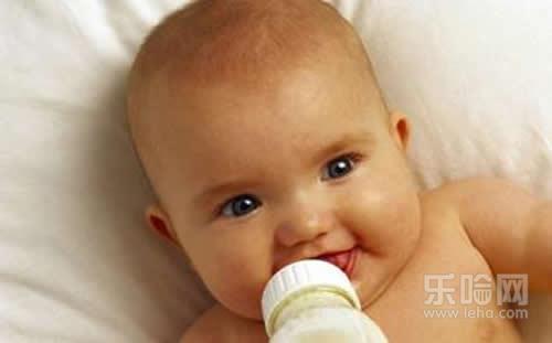 一个月宝宝吃多少毫升,一个月宝宝吃多少毫升