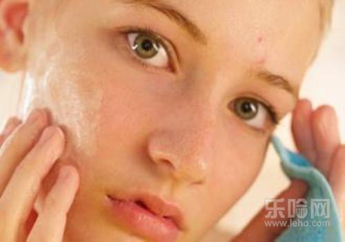 脸上过敏能用芦荟胶吗