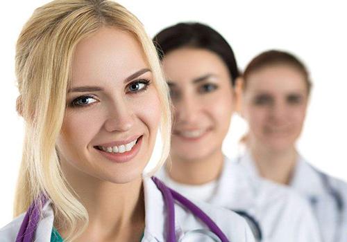 下巴长痘流黄水怎么办