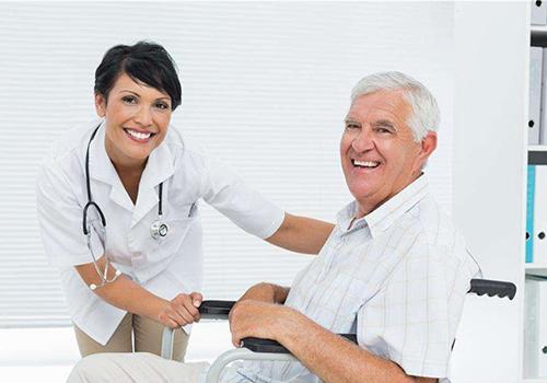 下巴长痘流黄水怎么办