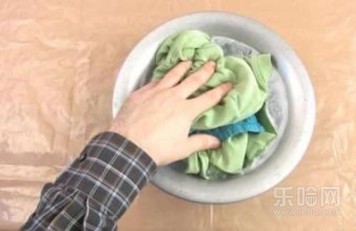 新衣服买回来要洗吗,新衣服需要洗洗再穿吗,新