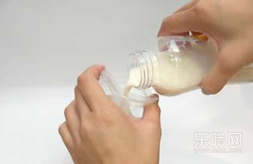 奶粉泡太浓对宝宝有什么影响,奶粉泡的太浓会