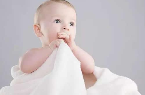 防针的地方有硬块,宝宝打疫苗的地方有硬块,宝