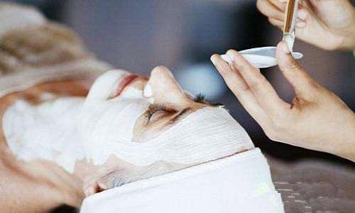 过期牛奶可以做面膜吗,过期牛奶怎么做面膜-乐