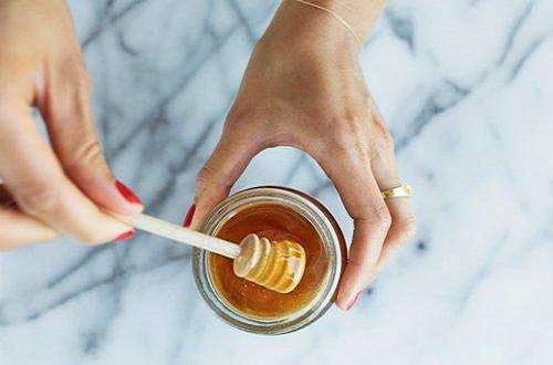过期蜂蜜能做面膜吗,蜂蜜敷脸的正确方法-乐哈