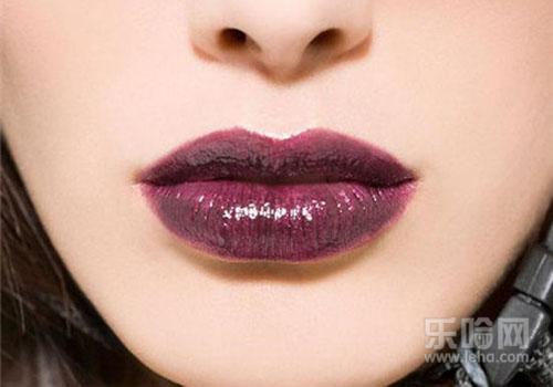 嘴唇黑色素沉淀是怎么祛除,嘴唇的黑色如何去