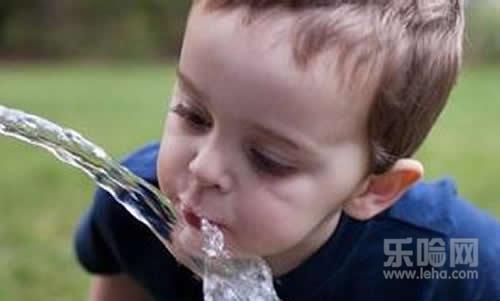 多喝水对肾有坏处吗,多喝水对肾脏的影响,多喝