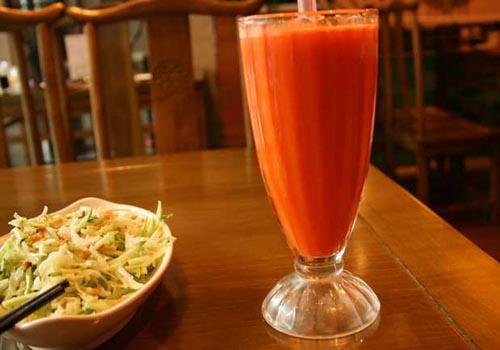 胡萝卜汁擦脸能去斑吗