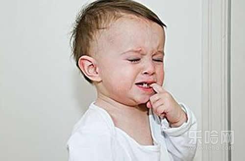 宝宝长牙会发烧吗,宝宝出牙会发烧吗,宝宝长牙