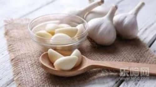 宝宝咳嗽喝大蒜水有用吗,宝宝咳嗽能喝大蒜水
