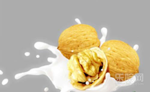 核桃奶和纯牛奶哪个营养价值高,纯牛奶和核桃
