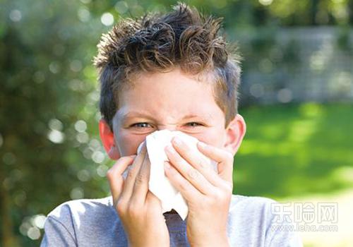 流鼻涕怎么办速效办法,流鼻涕如何快速止住-乐