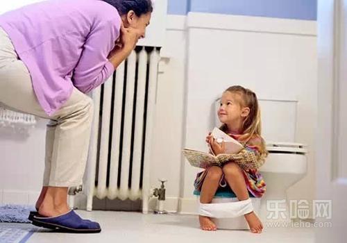 大便上有白色粘稠物是怎么回事,大便出现白色