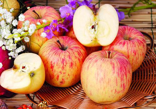 晚上睡觉前吃苹果好不好 苹果居然要这样吃才