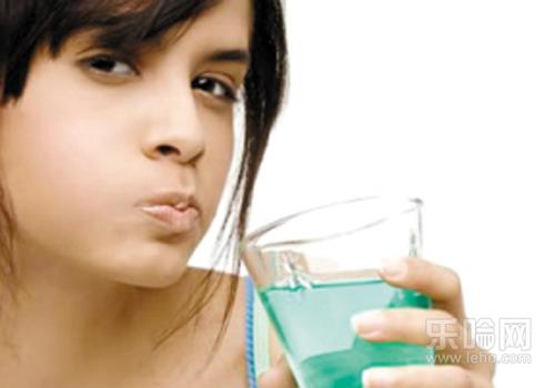 戴牙套可以用漱口水吗,戴牙套用漱口水吗,戴牙