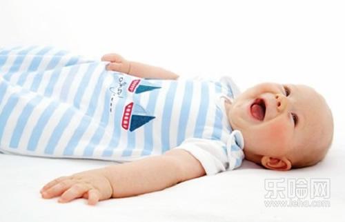 两个月的宝宝睡眠时间,两个月大的宝宝一天睡