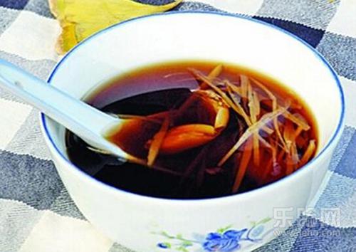 姜汤红糖水的作用,姜汤红糖水的作用与功效,姜汤红糖水有啥好处-乐哈健康网