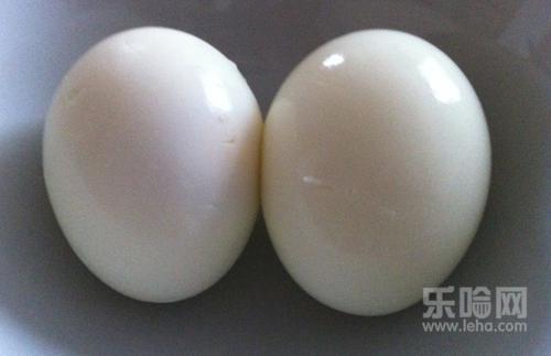 笨鸡蛋发红是怎么回事,笨鸡蛋蛋黄发红-乐哈健