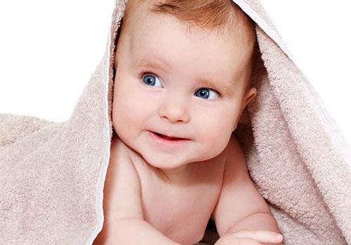 冬天宝宝穿连体衣好还是分体衣好,宝宝冬天穿