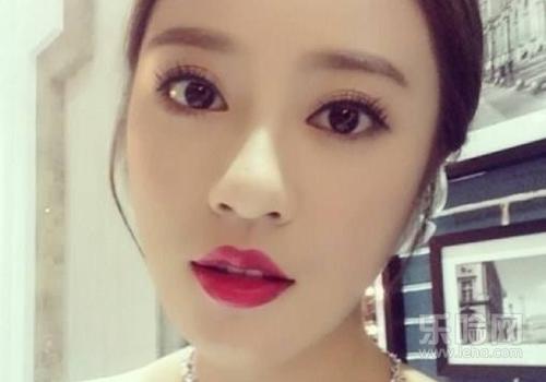 眼睛凹陷是什么原因,眼睛凹陷是怎么回事-乐哈