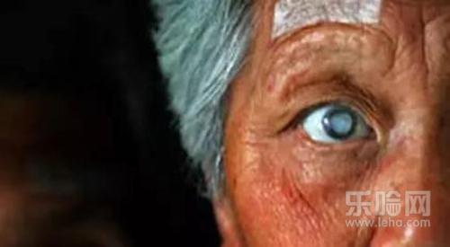 眼睛突然模糊看不清是怎么回事,看东西突然眼
