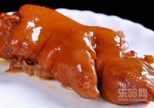猪蹄吃了有什么好处,吃猪蹄的好处和坏处-乐哈