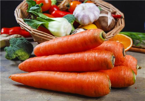 男生长痘应该吃什么 四类食物吃掉痘痘