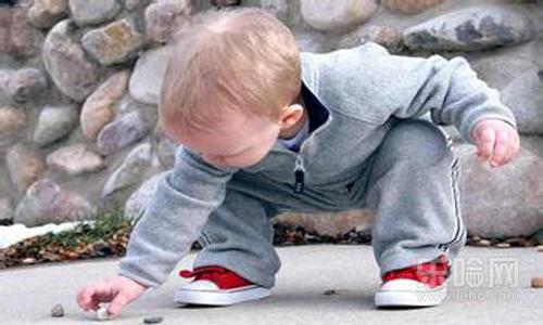 宝宝学步鞋软底好还是硬底好