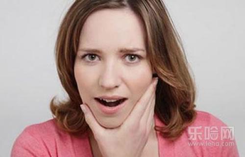 头发很油是什么原因,头发为什么会出油,头发一