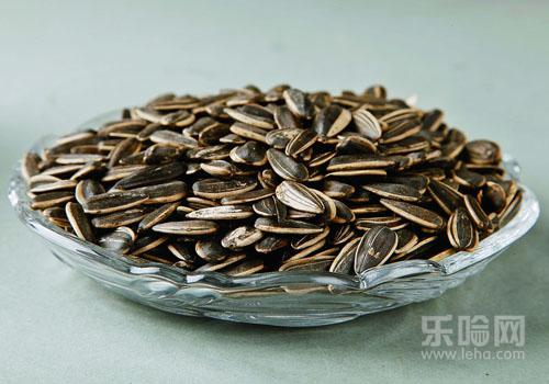 孕妇可以嗑瓜子吗,孕妇吃瓜子好吗-乐哈健康网